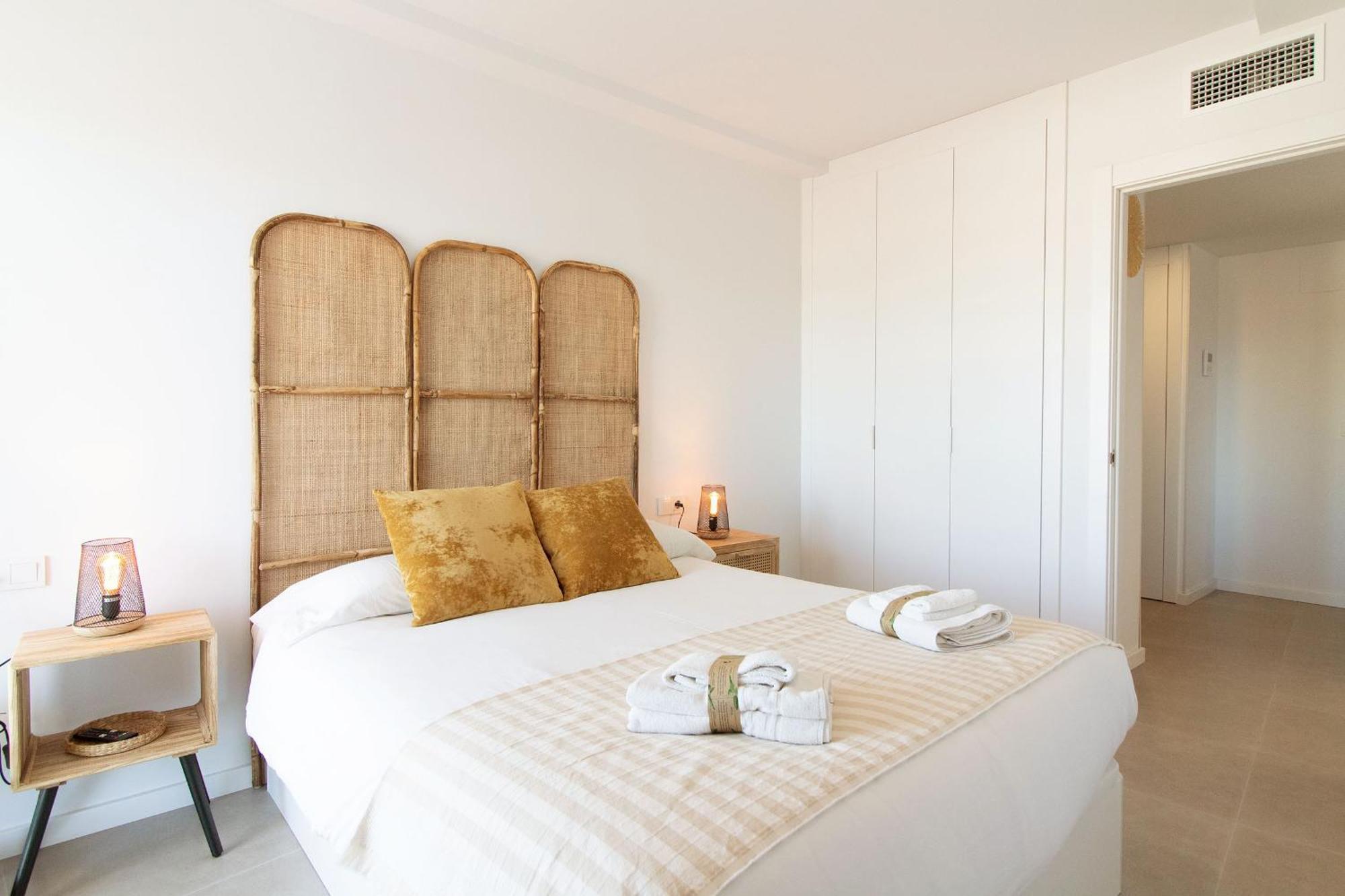 Global Properties, Apartamento Con Terraza Y Vistas Al Mar Y A La Montana Канет-де-Беренгер Экстерьер фото